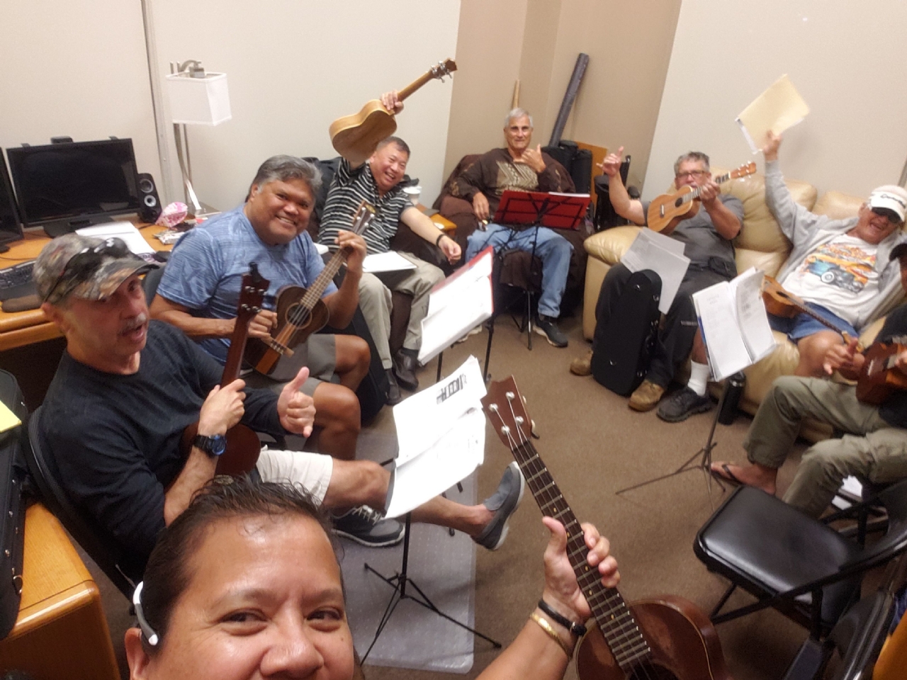 Veterans Brothers & Sisters sharing a common hobby of playing ukulele at the West O'ahu Vet Center in Kapolei.  You'll see quite a few of the 10276 Members in this group.  Mahalo to our Ukulele Kumu (Teacher), Clarence Kanae.
